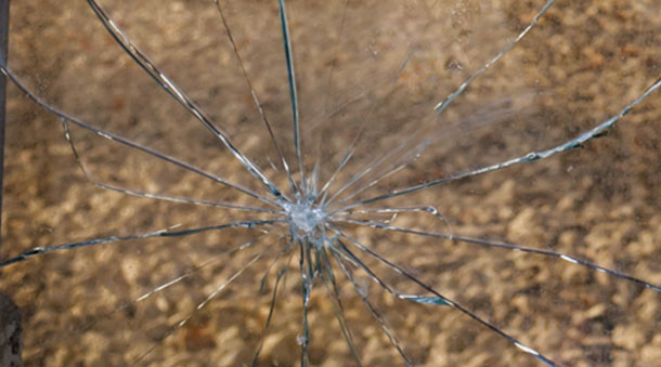 일반 유리 파손